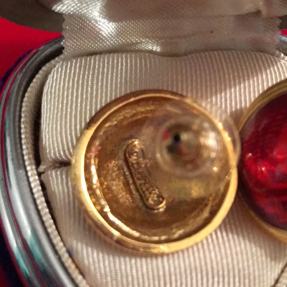 Vintage 1980s Edgar Berebi Gold finish earrings red enamel - Picture 7 of 10